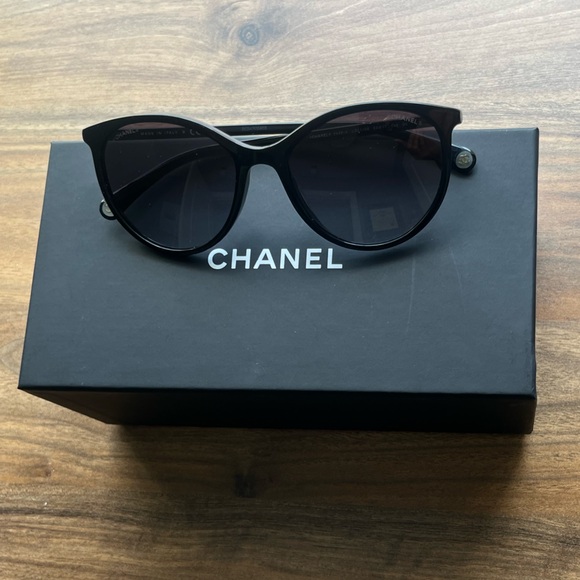 CHANEL Black Sunglasses (like new) - Picture 1 of 10